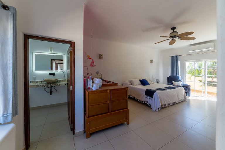 Beachfront house in Litibú