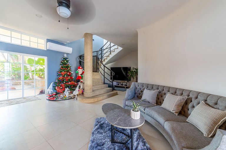 Beachfront house in Litibú