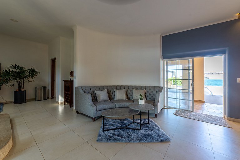 Beachfront house in Litibú