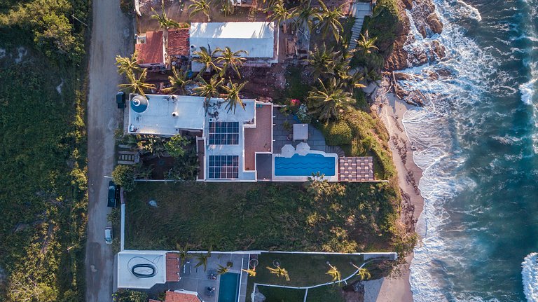 Beachfront house in Litibú