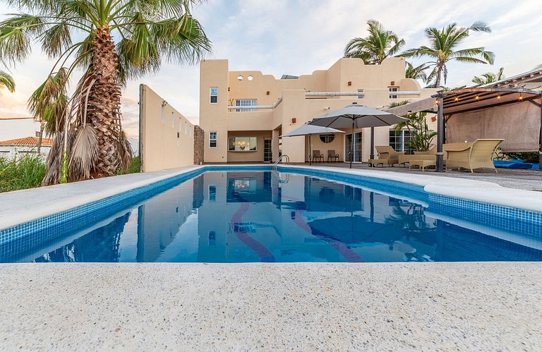 Beachfront house in Litibú