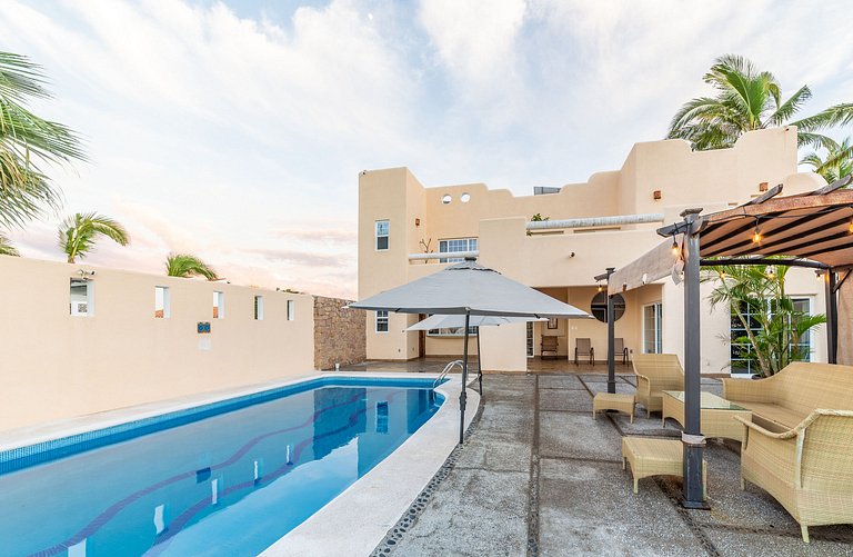 Beachfront house in Litibú