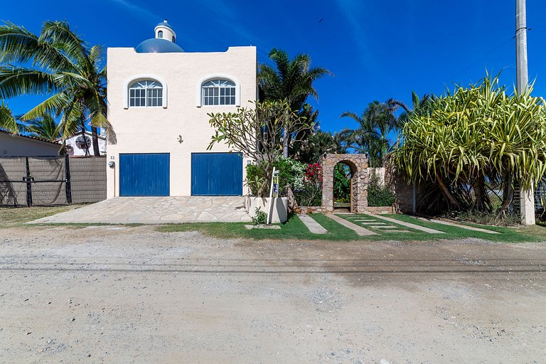 Beachfront house in Litibú