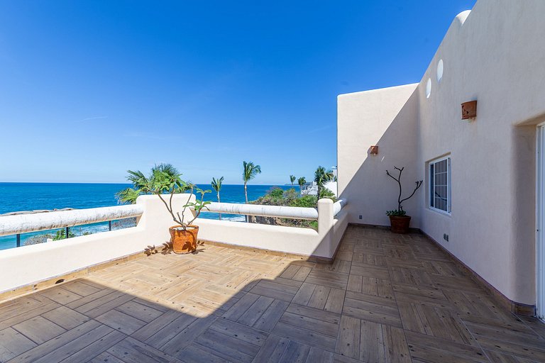 Beachfront house in Litibú